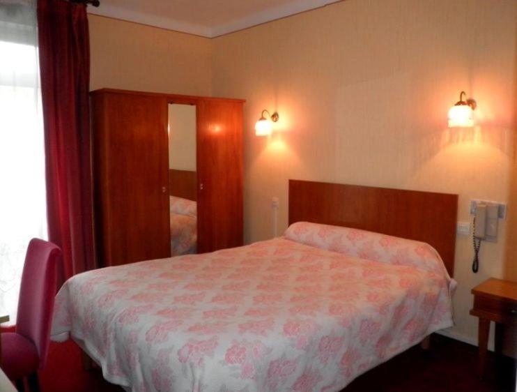 Hotel La Pierre Lys à Quillan Extérieur photo